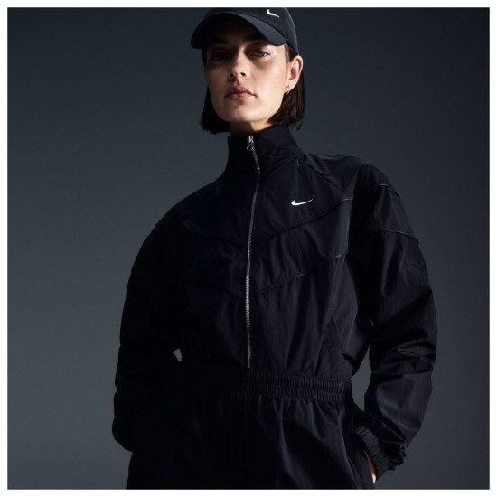 Nike Γυναικείο αντιανεμικό μπουφάν Windrunner